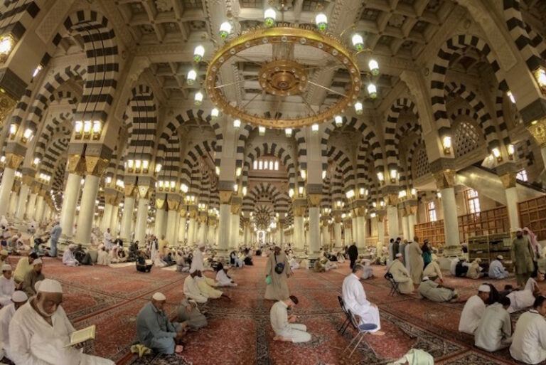 Keberkahan Sholat Shubuh di Masjid Nabawi